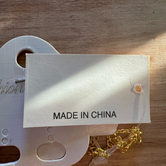 NWT- Parrot Necklace Pack of 7 - Bundle Price - Picture 8 of 11